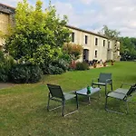 Au Boom Coeur Forfait Et Petit Dejeuner Inclus Holiday home *